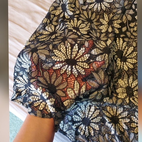 *SOLD* Marc Jacobs Sheer Daisy Button Up - Picture 4 of 5